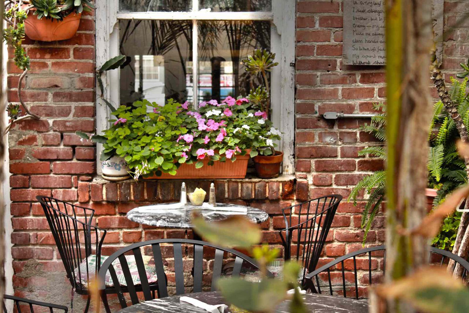Outdoor Brunches in Paris