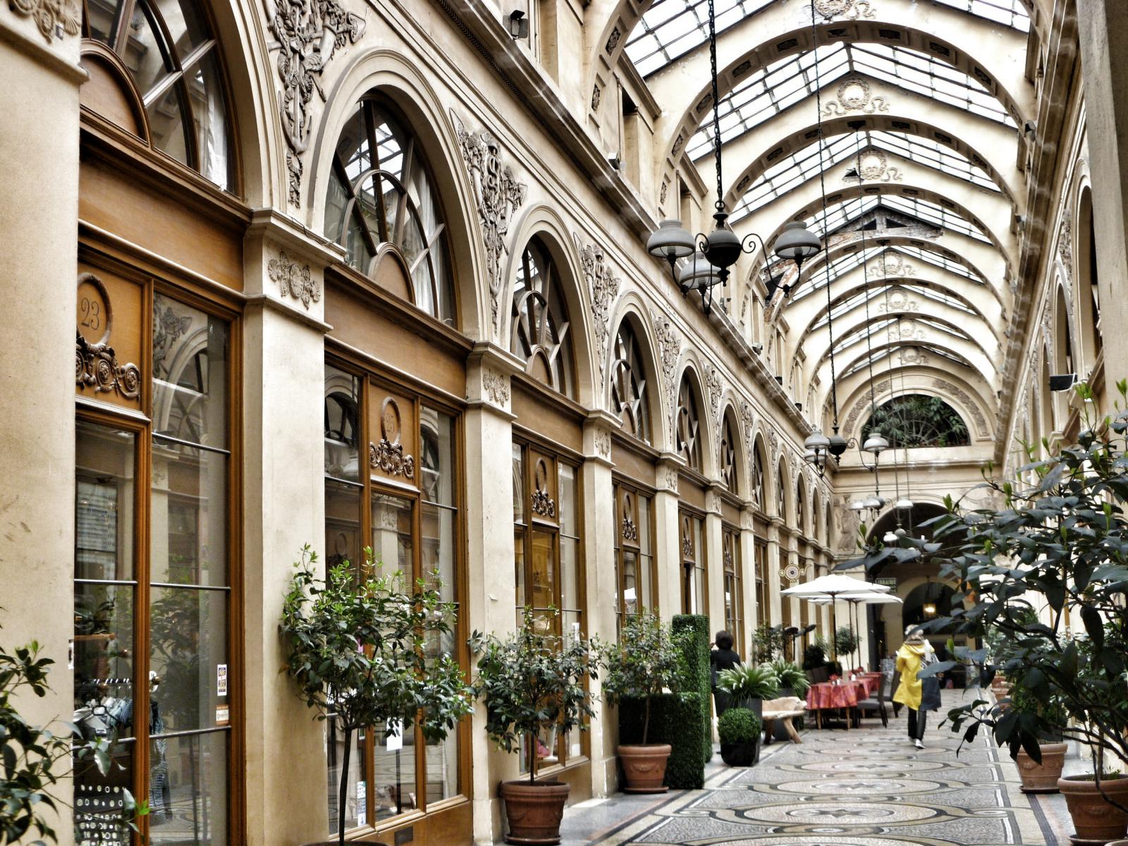 Passage place. Galerie Vivienne Париж. Пассаж Вивьен. Галерея Вивьен. Пассаж «galerie Vivienne.